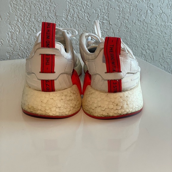 Adidas Men’s NMD R2 White Core Red Two Toned Size 8.5 - Picture 3 of 6